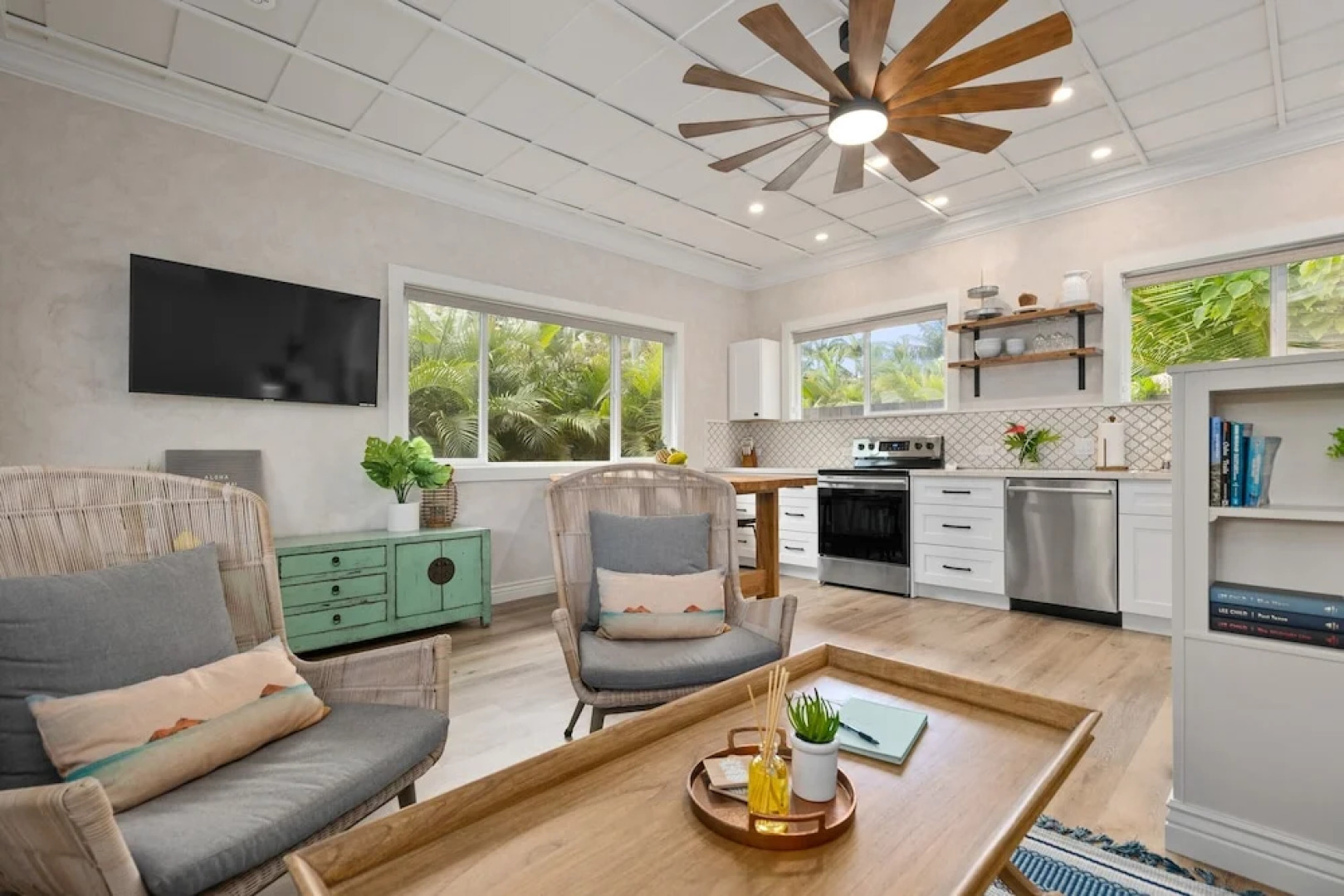 Hale Oahu Cottage by Avantstay Stunning Beachfront Estate!