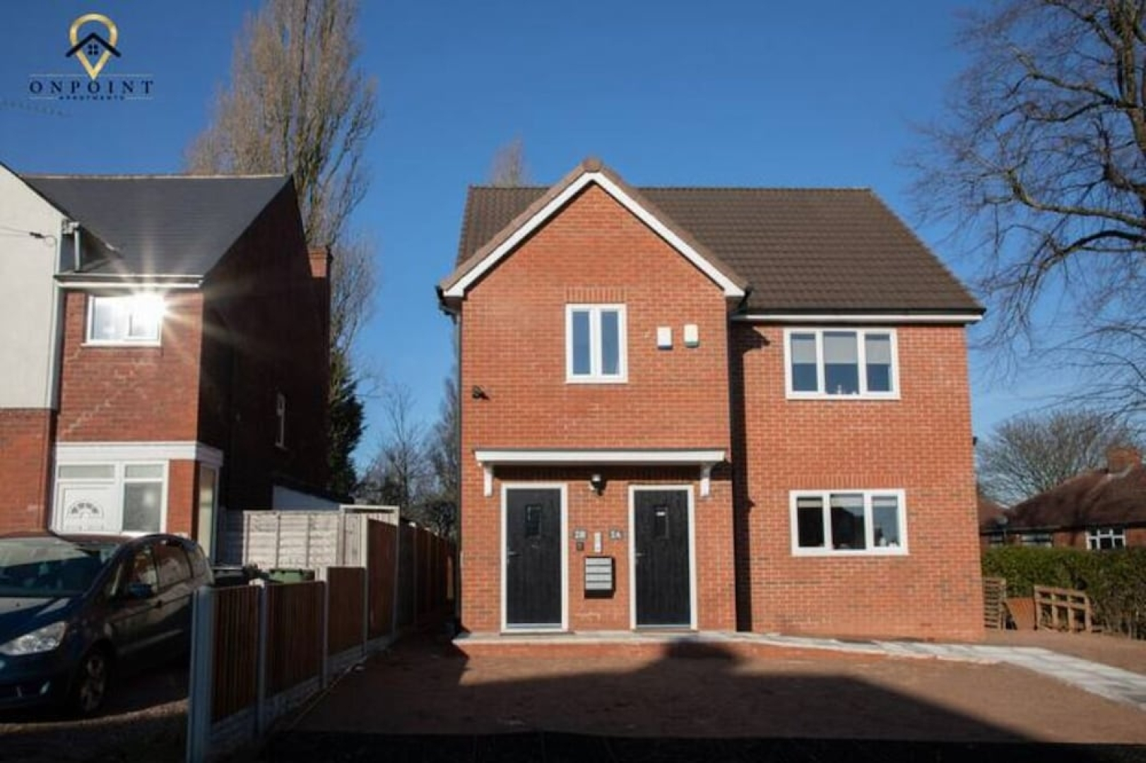 Modern 3-Storey Apartment & Free Parking