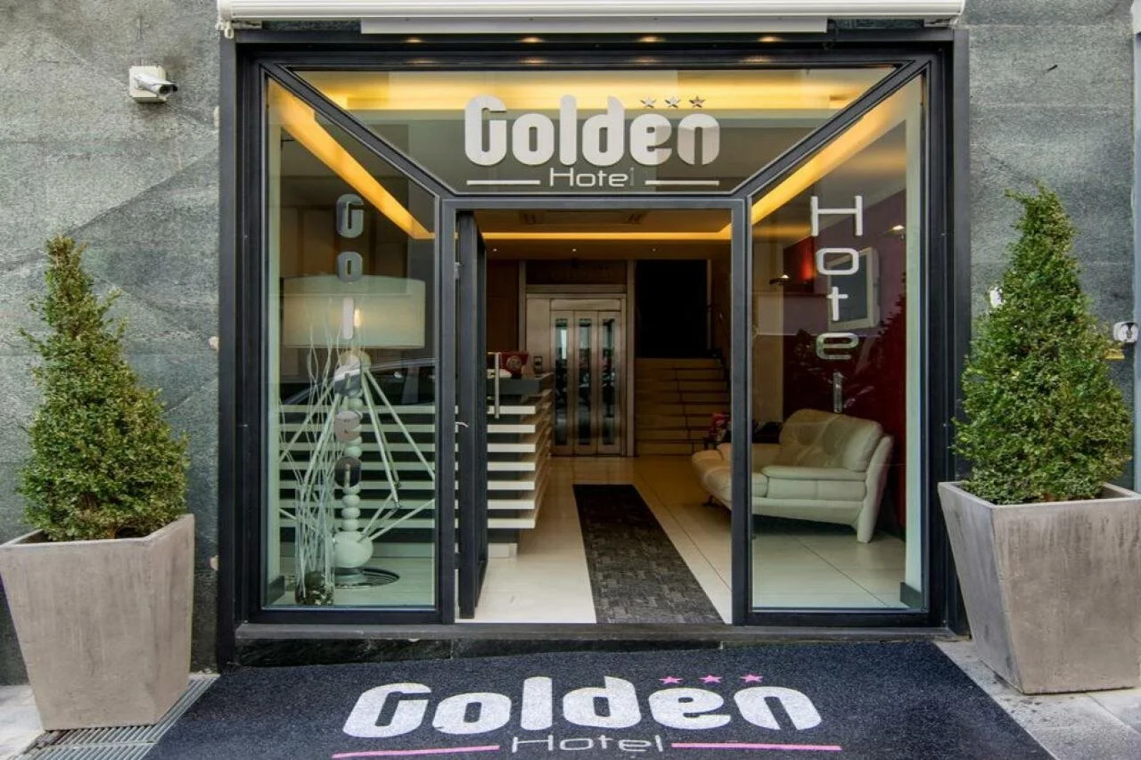 Golden Hotel