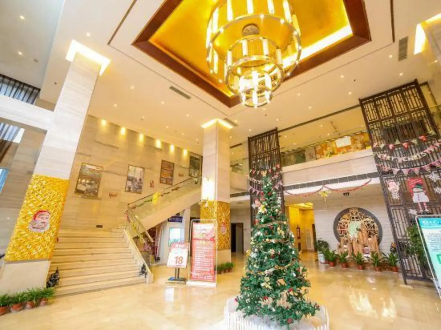 Yicheng Lanbowan Hotspring Holiday Hotel