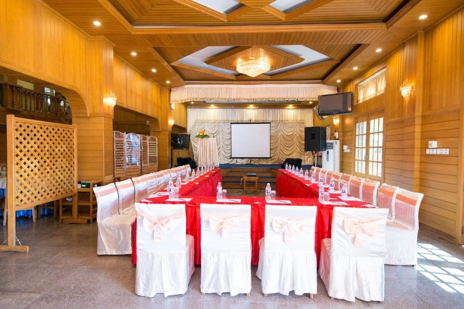 Inle Cherry Queen Hotel