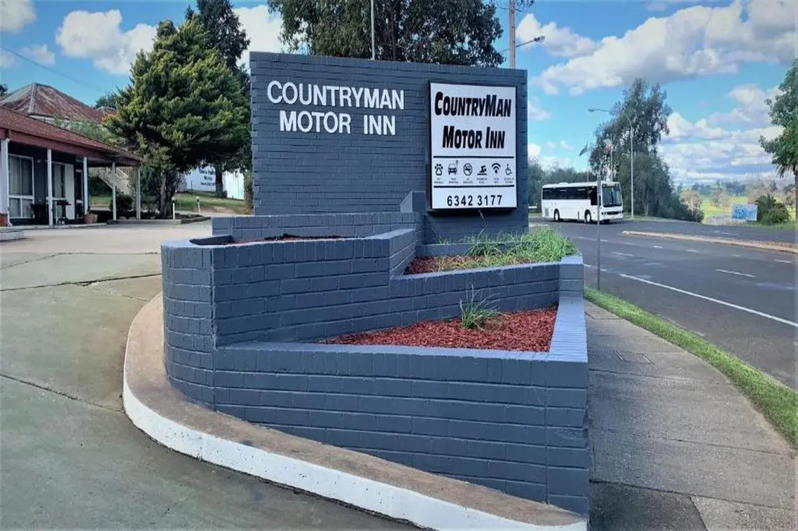 Countryman Motor Inn