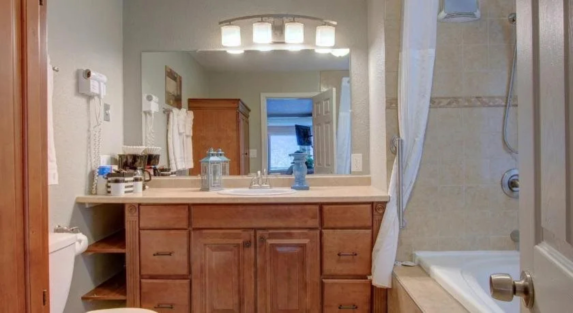 Anchorage Uptown Suites