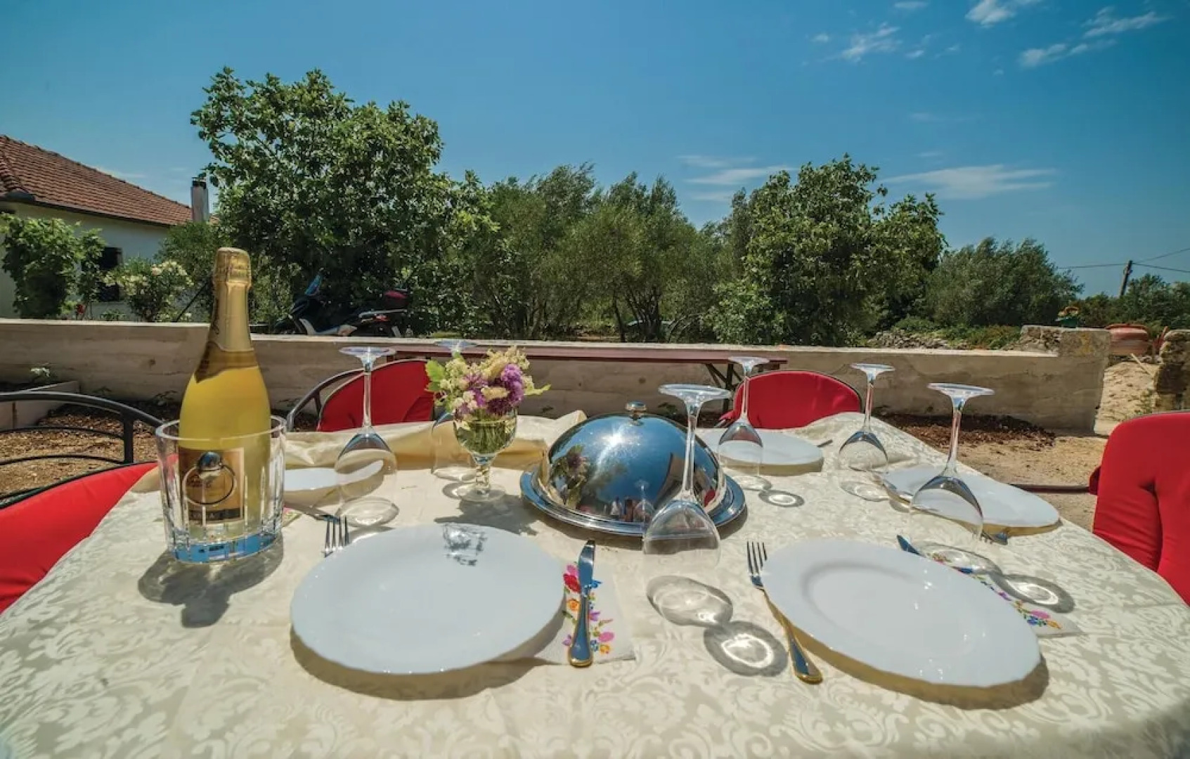 Stunning Home in Zdrelac With Wifi and 4 Bedrooms