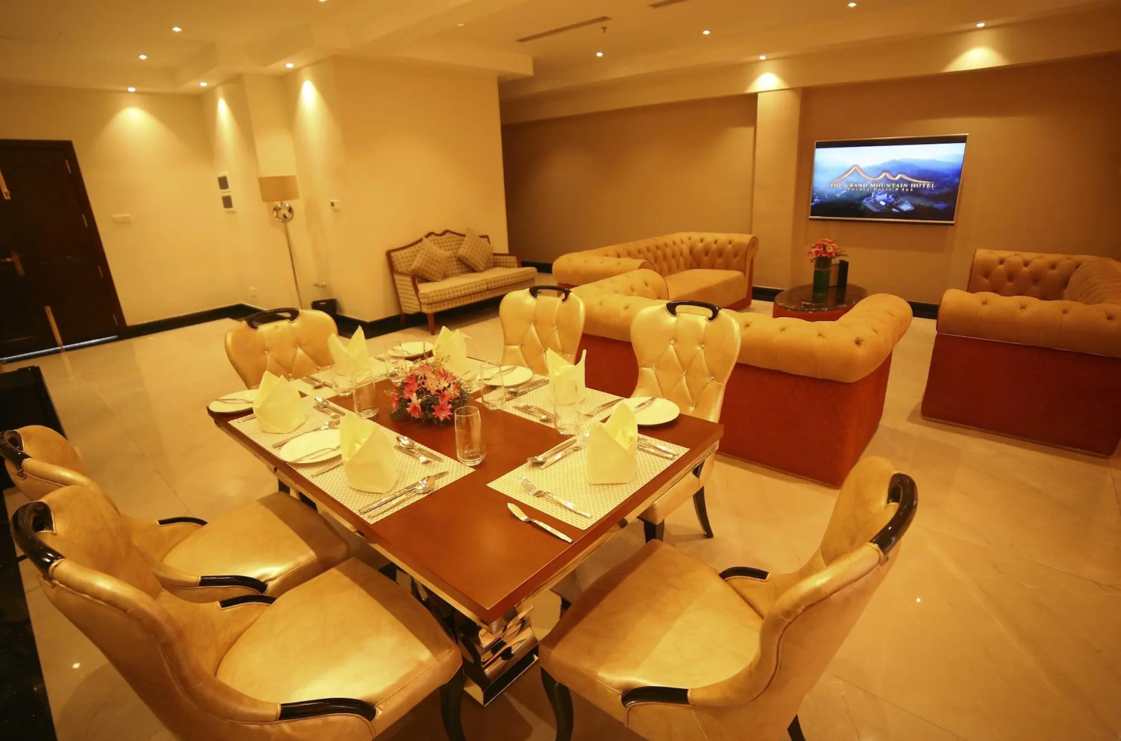 The Grand Mountain Hotel