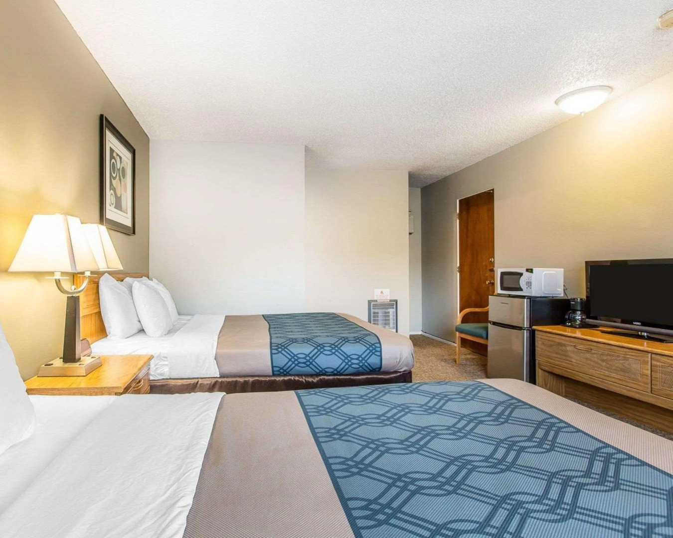 Econo Lodge Inn & Suites Yreka