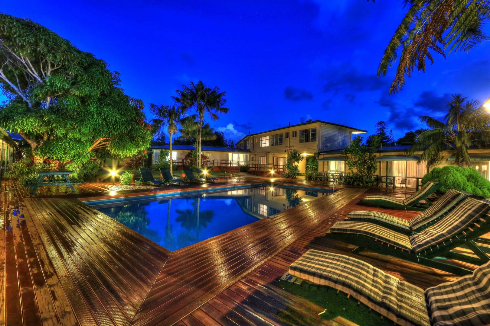 Paradise Hotel And Resort