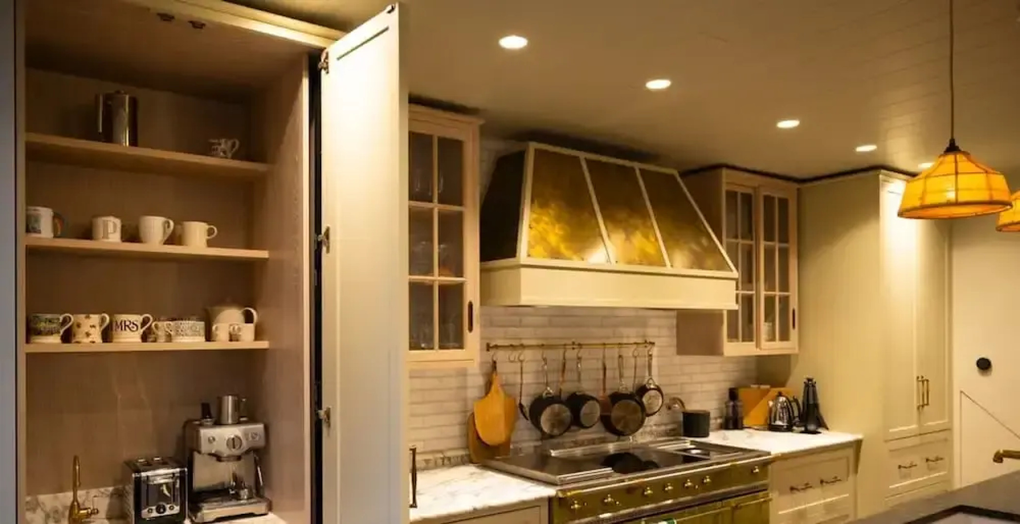 The Writers Retreat - 5 Beds Parking Much More