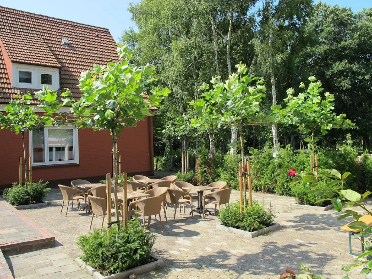 Opulent Holiday Home With Sauna, Jacuzzi & Playroom in Backemoor