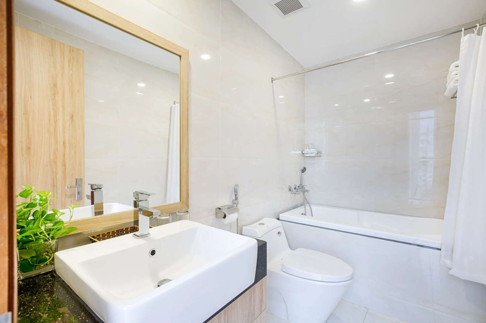 Continent Hotel Da Nang