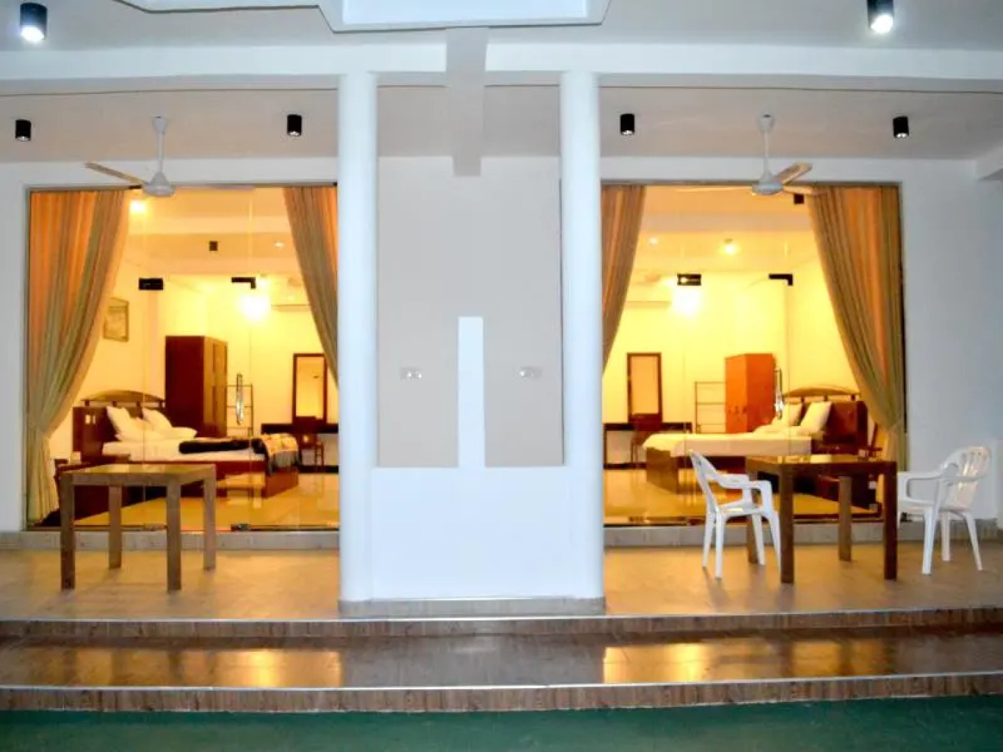 Mangroven River View Hotel