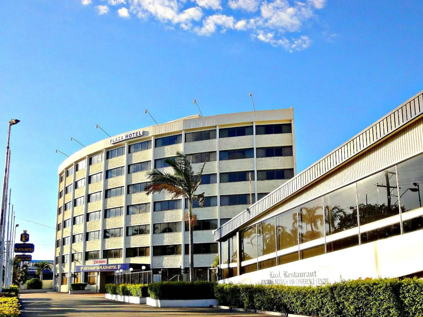Rockhampton Plaza Hotel International