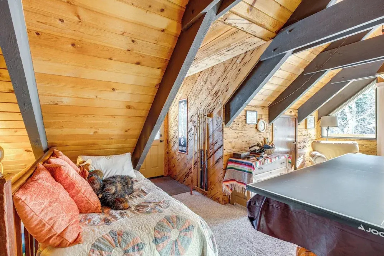 11 Mi to Ski Resorts! Lake Tahoe Gem w/ Pool Table