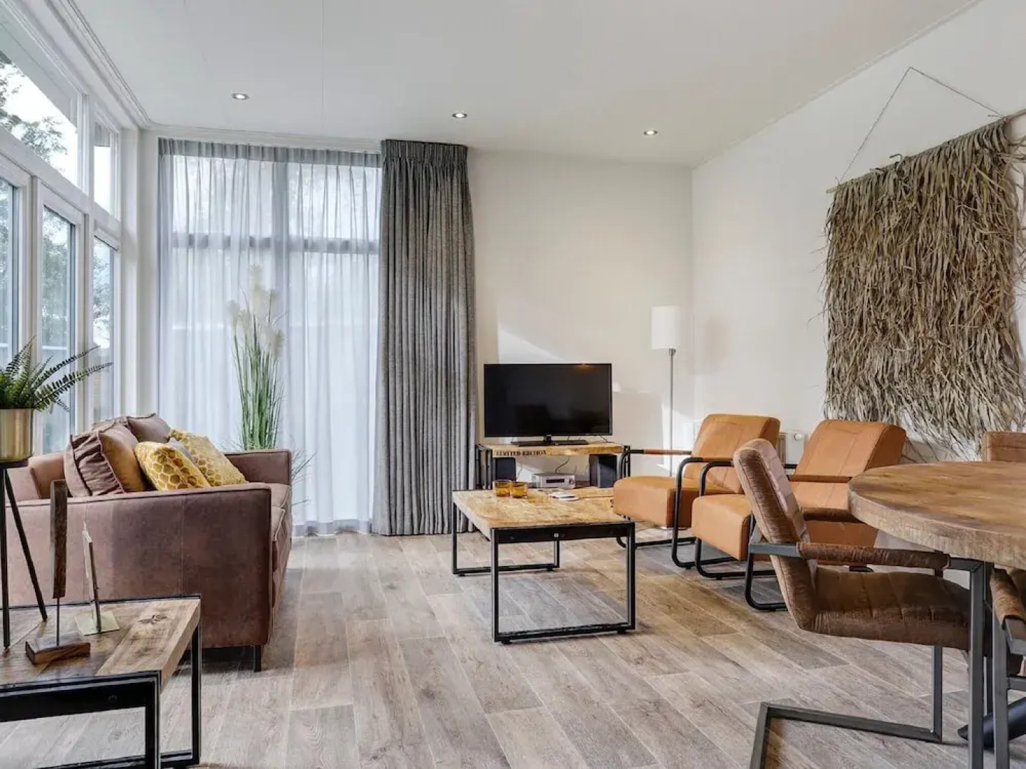 Modern Holiday Home at the Edge of the Forest