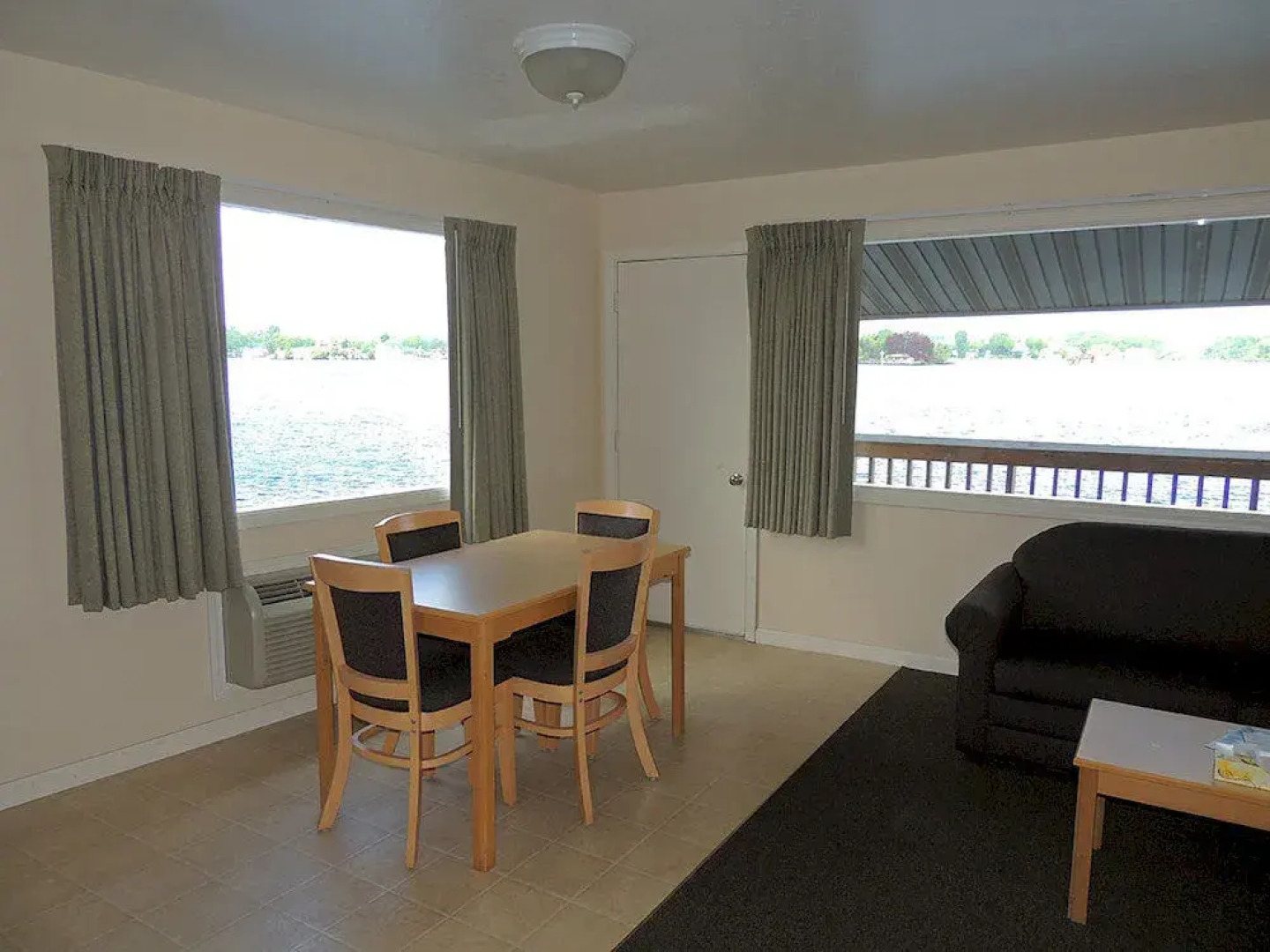 Capt. Thomson's Resort