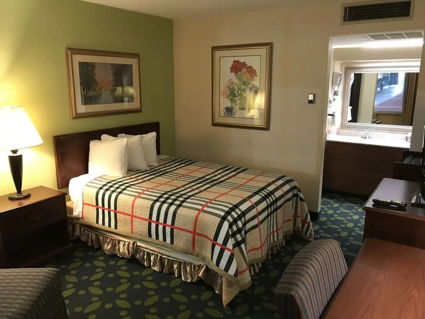 Haven Hotel By OYO Jonesboro University Area