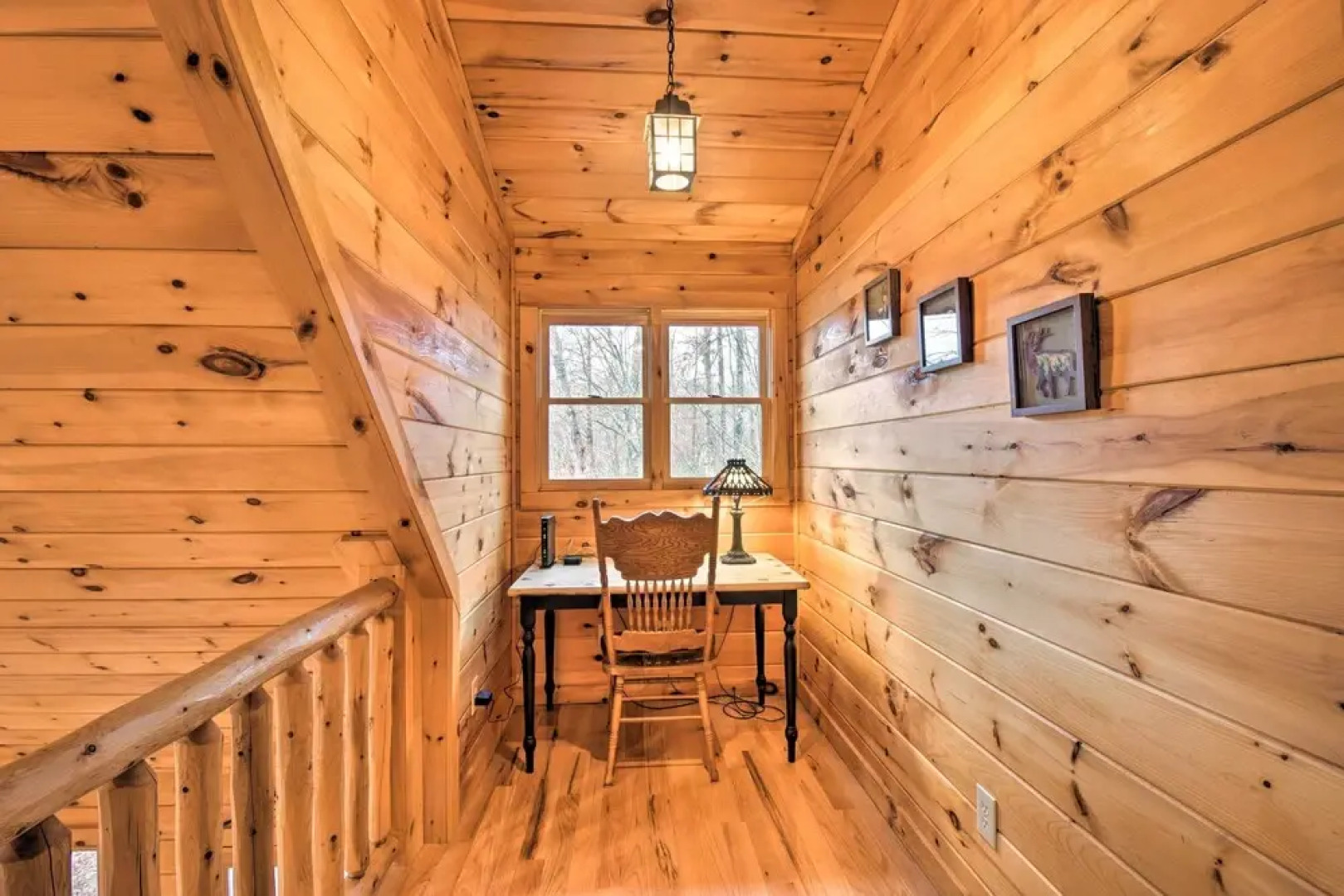 'long Pine Ridge' Cabin w/ Luxury Amenities!