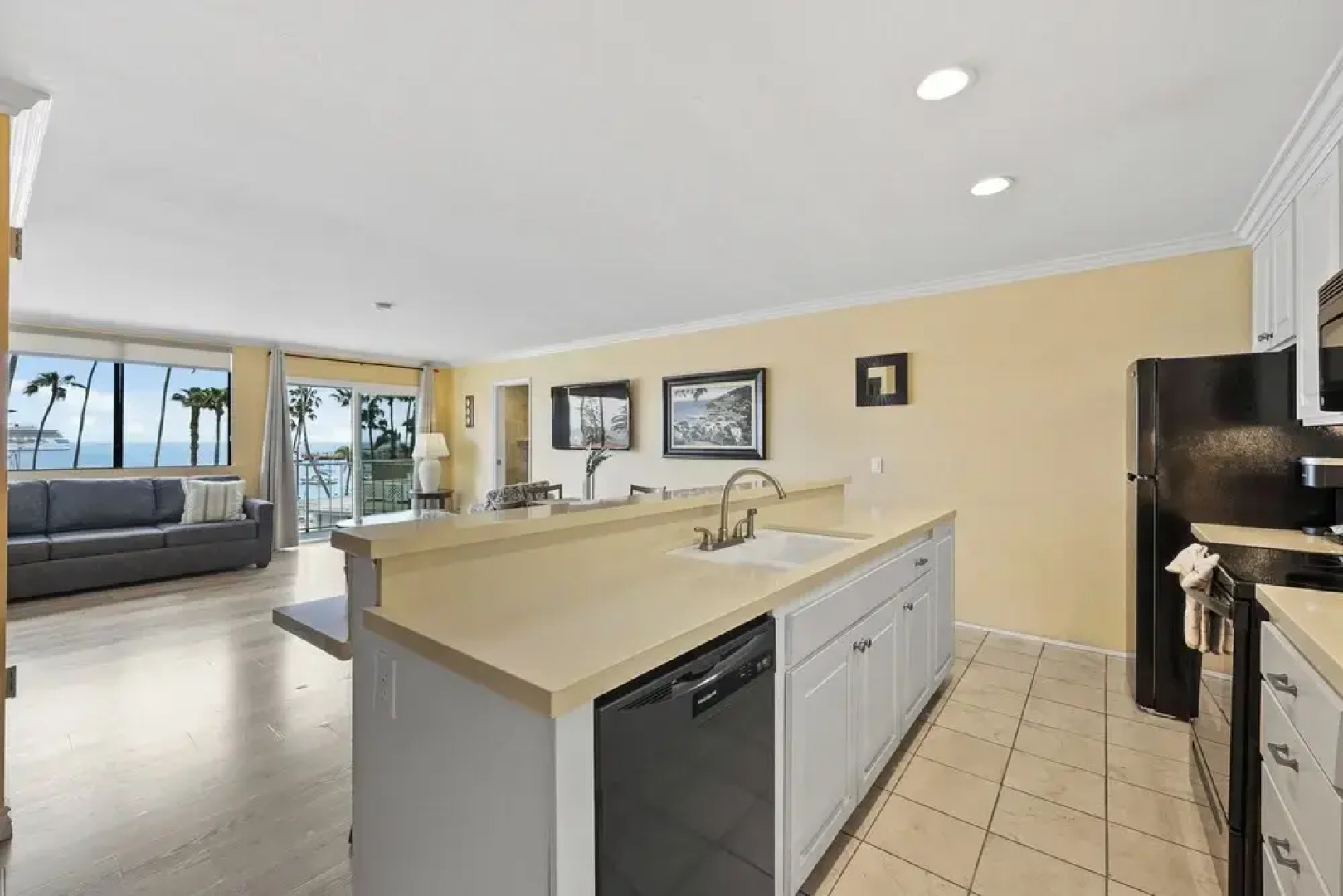 Catalina Courtyard Suites