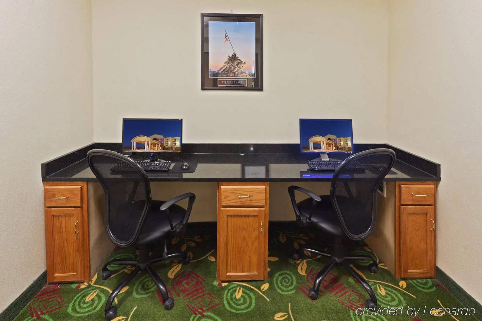 Holiday Inn Express & Suites Plainview by IHG