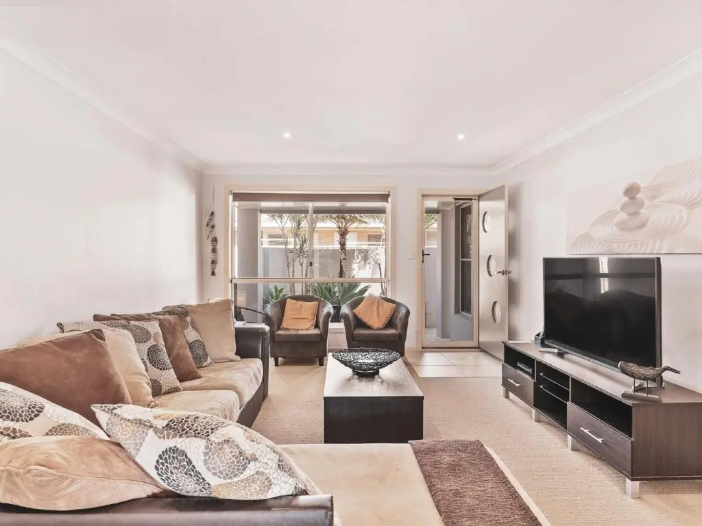 Unit 3 23 BOOYONG STREET