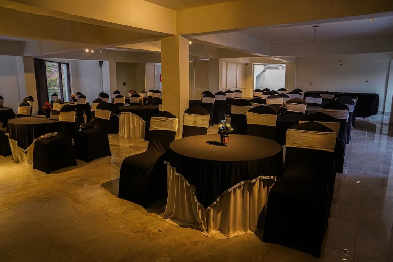 Montrose 11 Boutique