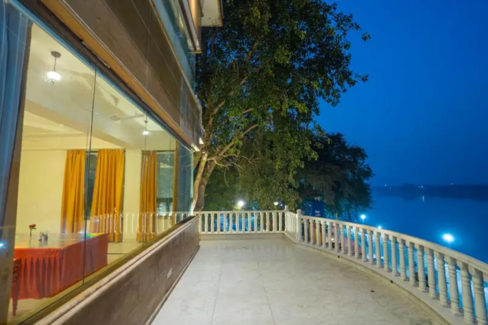 Hotel Narmada River View