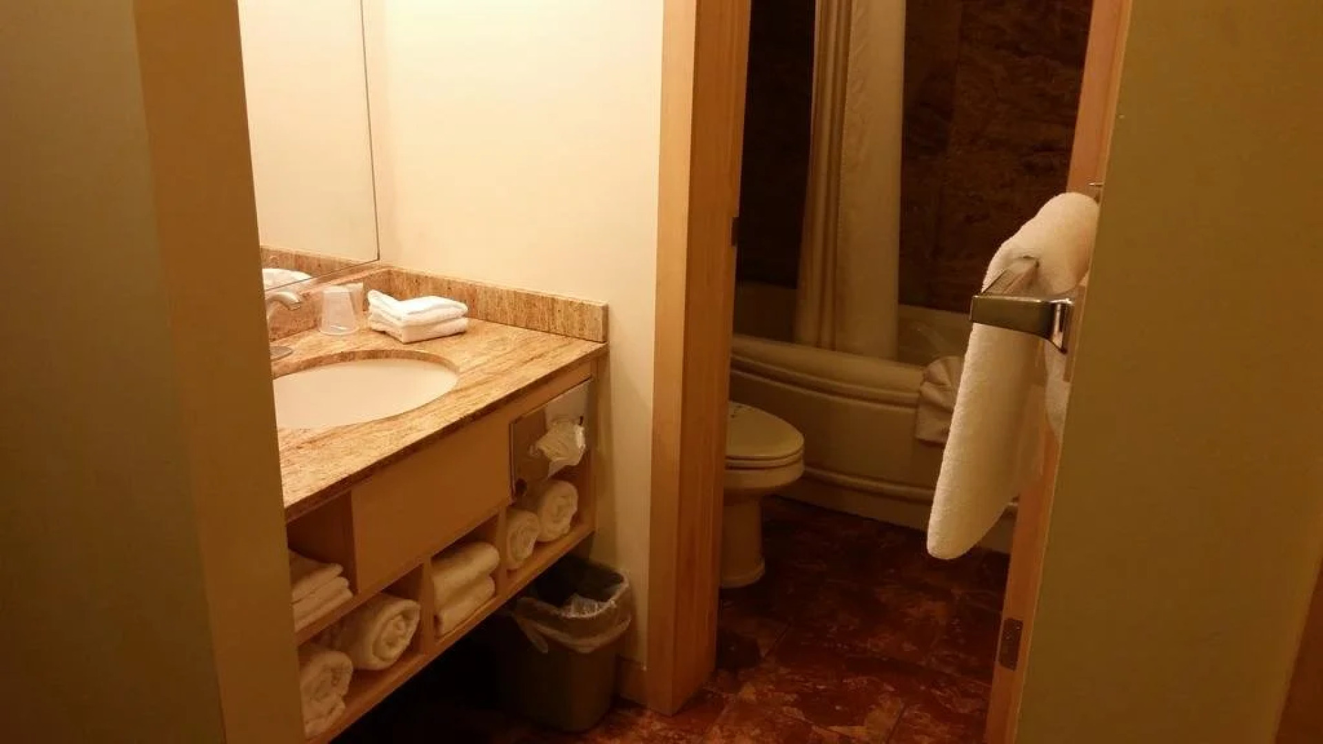 Surfside On The Lake