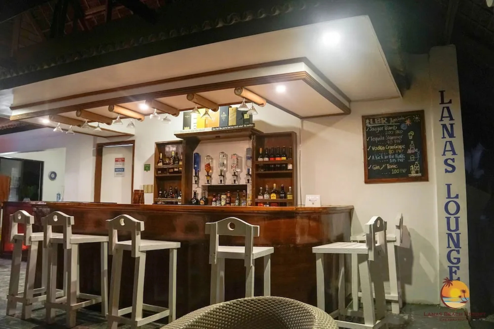 Lanas Beach Resort - Carabao Island