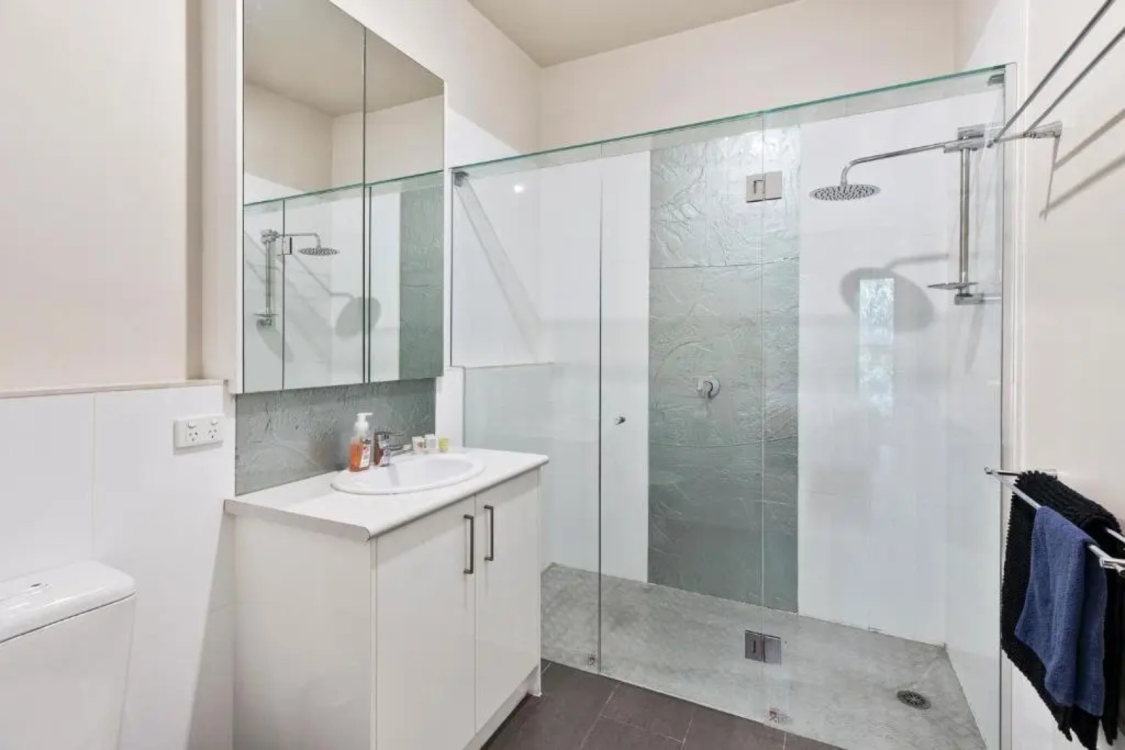 OG- By the Sea, 400m to Beach