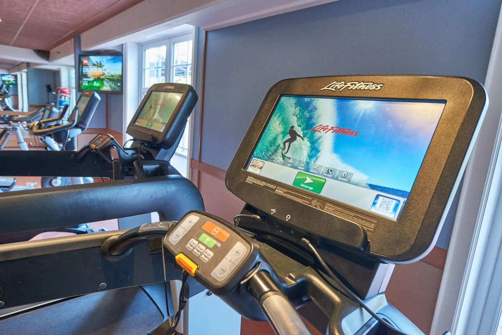 Disney's Hotel New York - The Art of Marvel