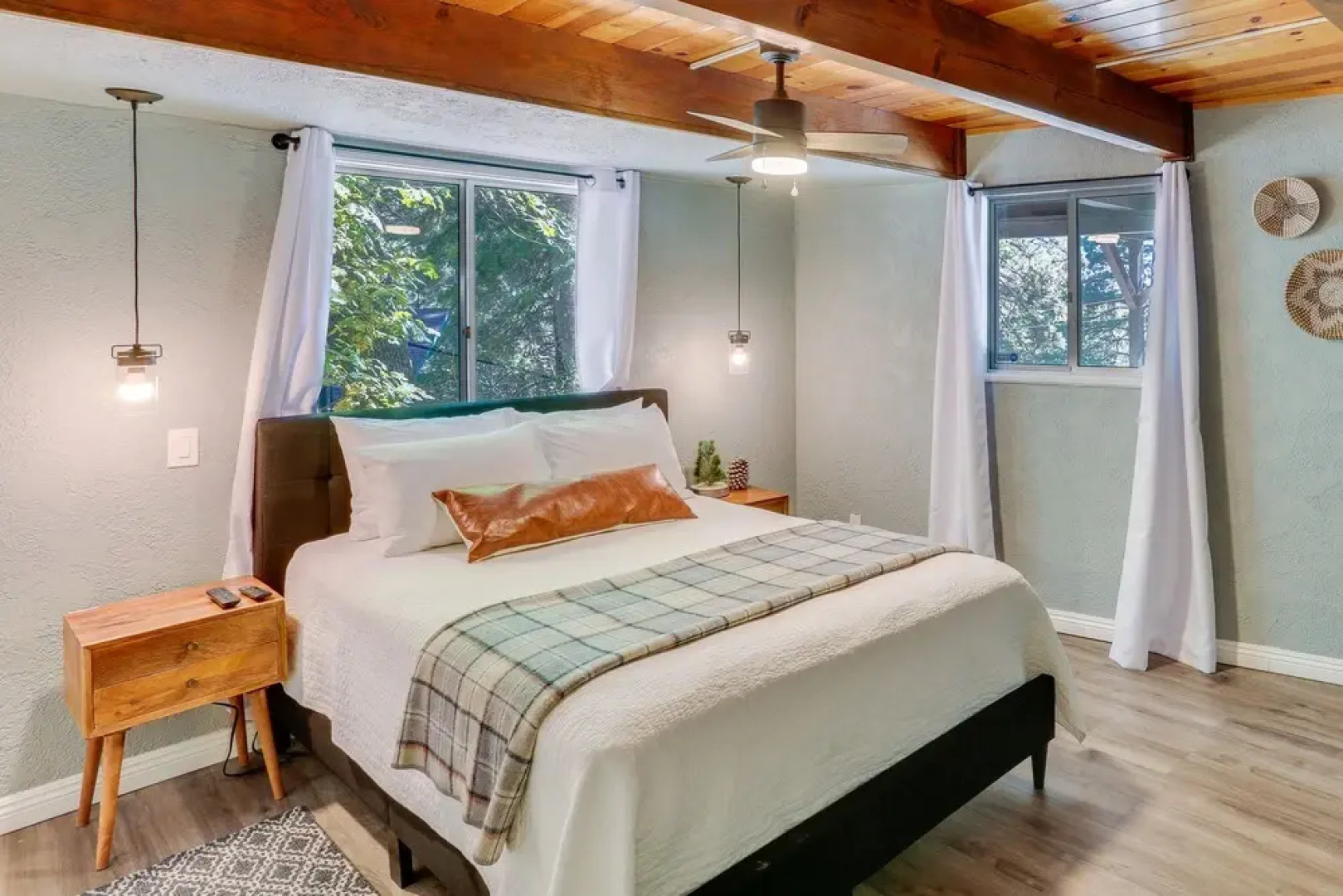 Running Springs Cabin Rental w/ Large Deck & Grill