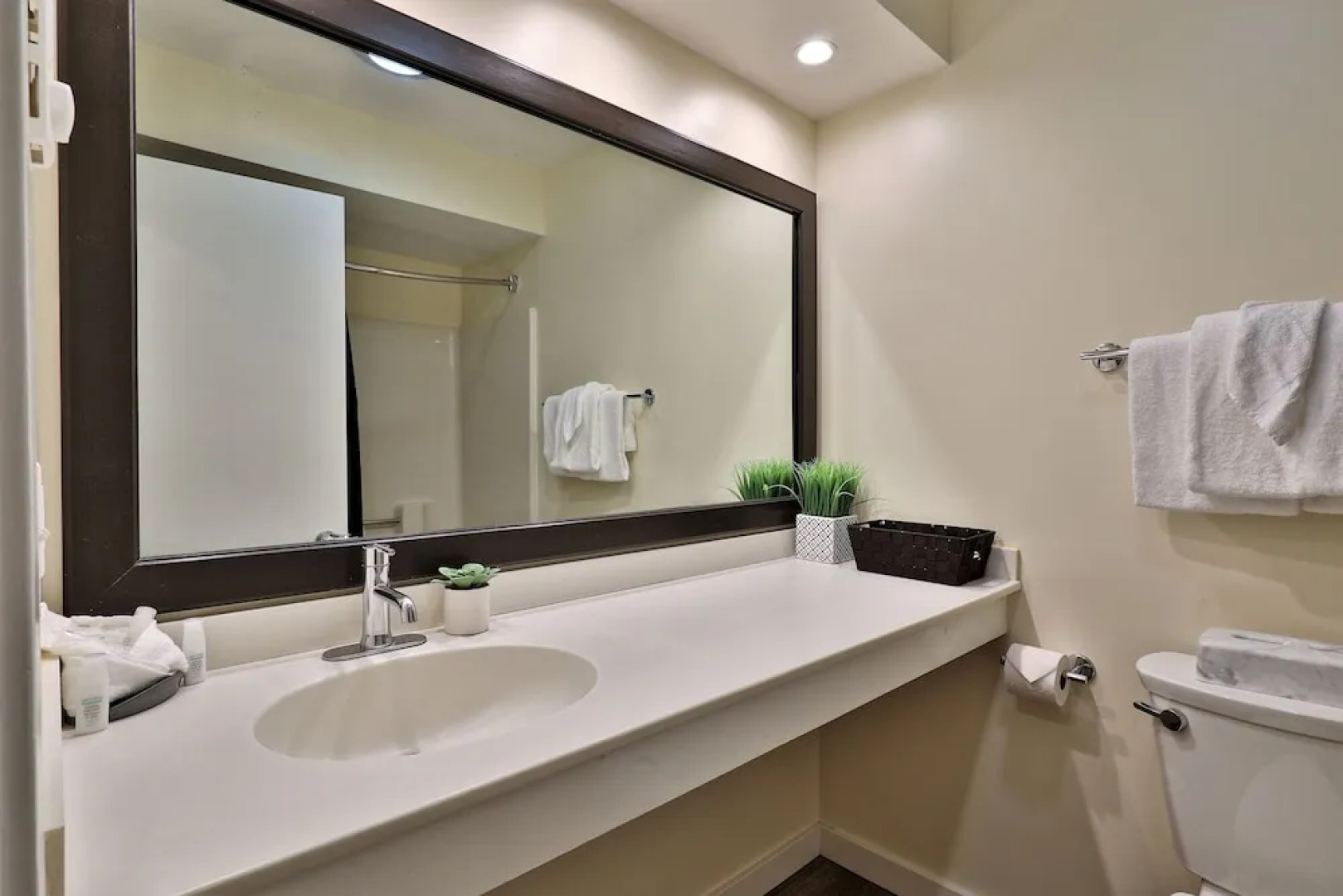 The Grande Suite at Killington: Sleeps 10 Guests, Close to Mountain!