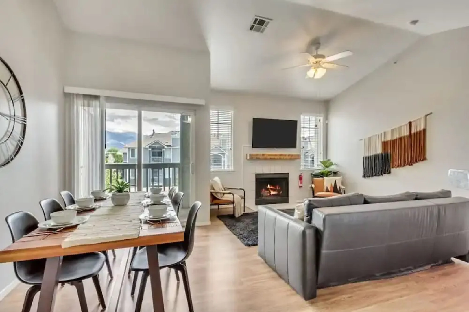 Quiet Apt - Close to Davis Conference - King Bed