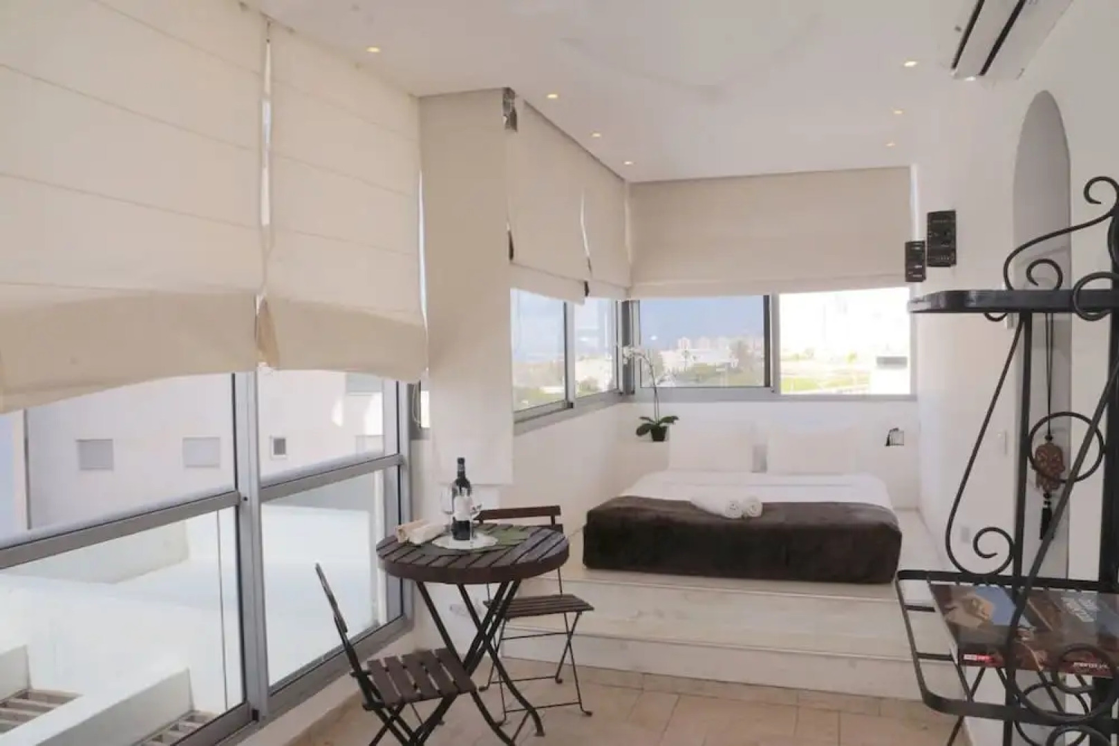 Luxury Beach Suite by Airsuite