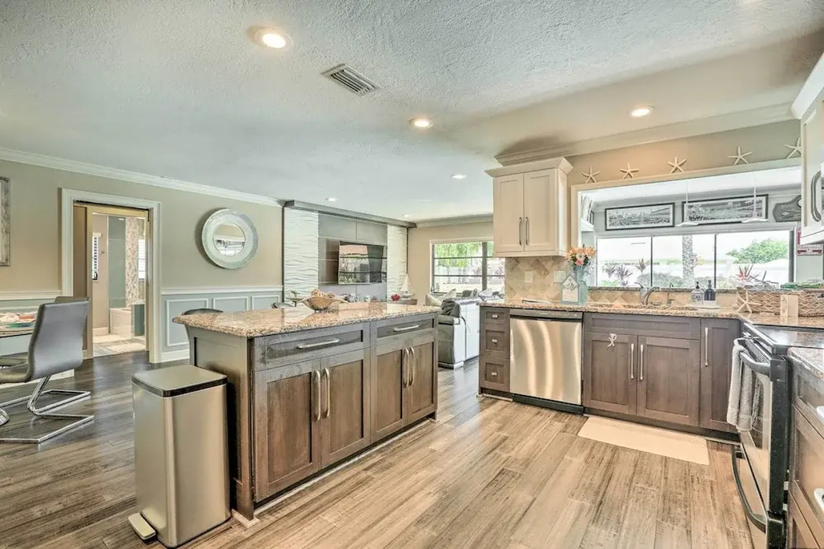 Luxe Cape Coral Escape w/ Pool: 4 Mi to Beach