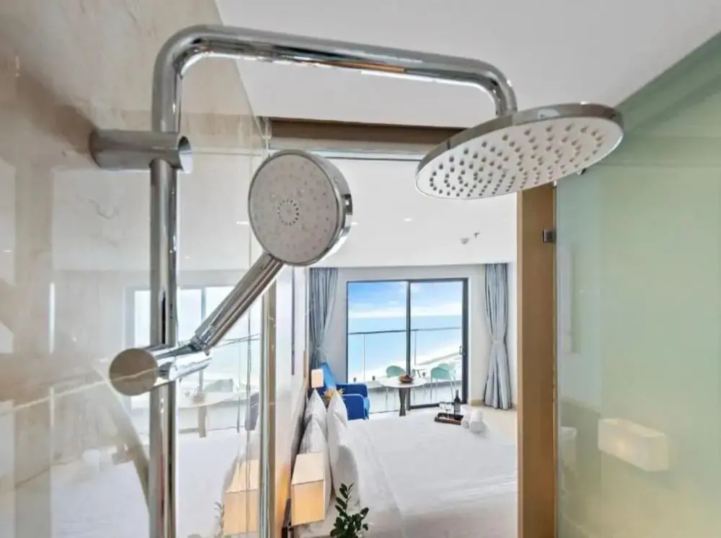 EMS HOUSE Sea View Apartment - The Arena Cam Ranh