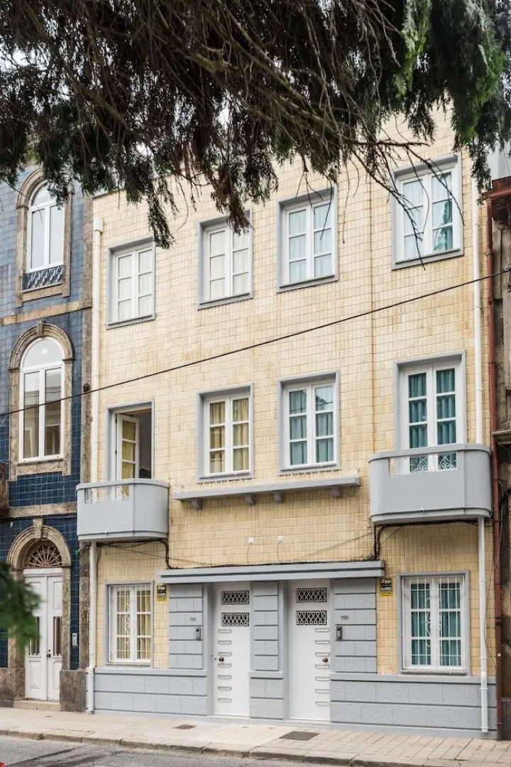 733 Costa Cabral Metro Residence