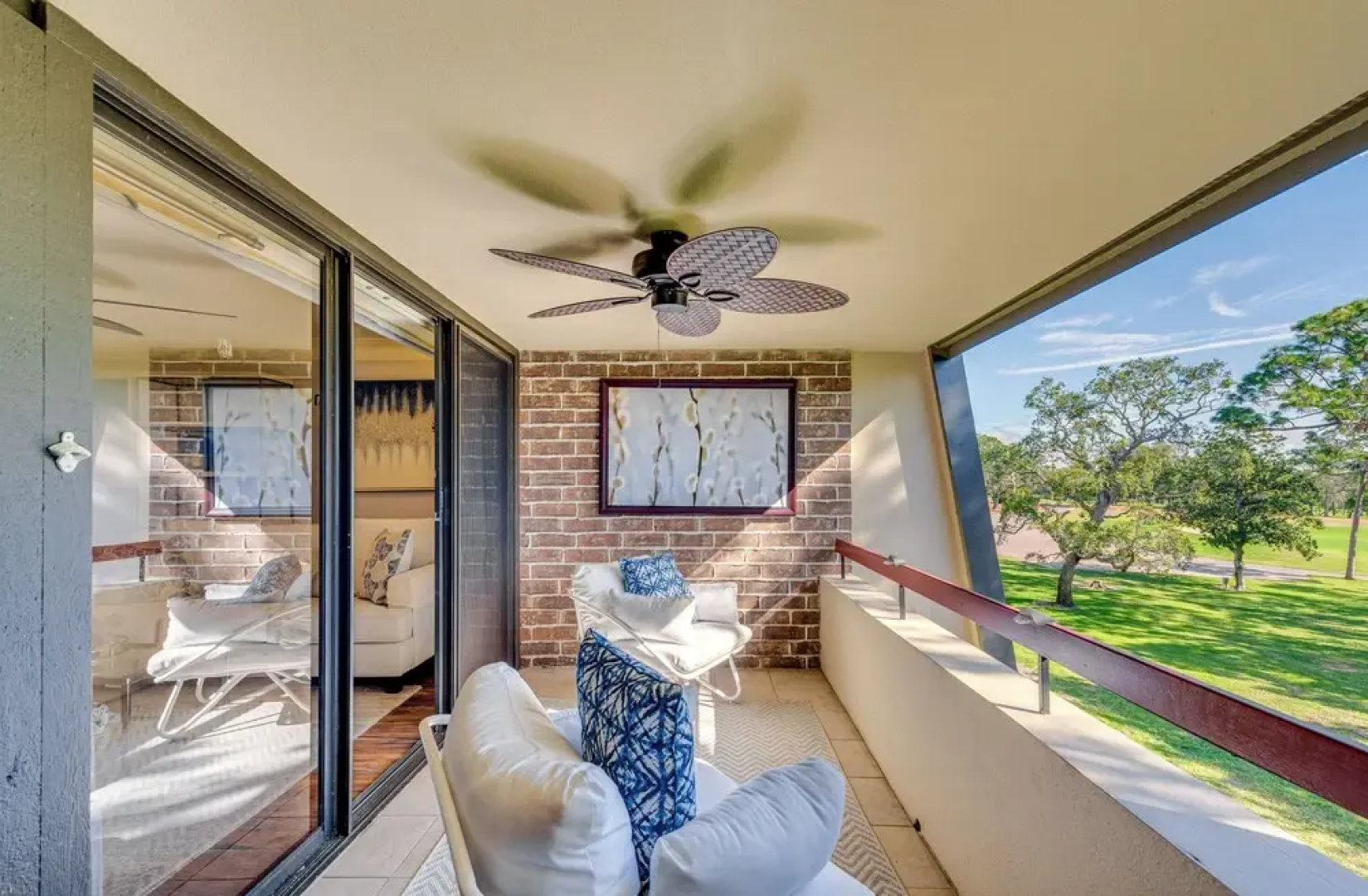 8 Mi to Honeymoon Island: Golf Getaway w/ Balcony!