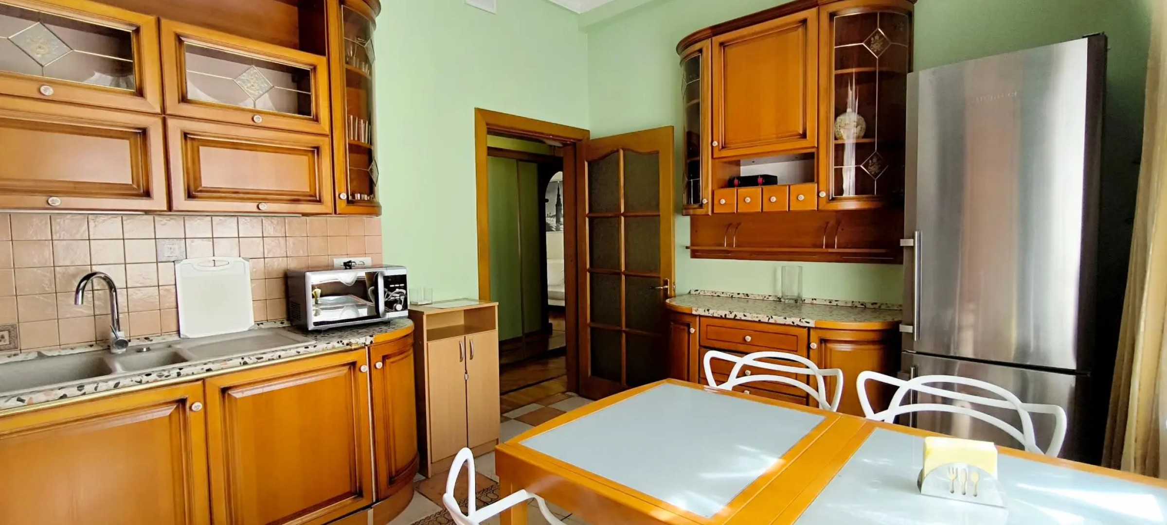 Tverskaya Street (Тверская Стрит) на улице Тверская 6 строение 1