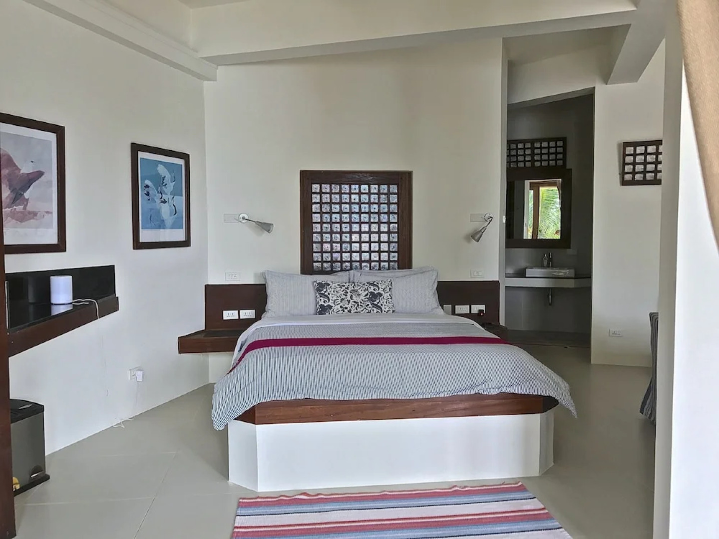 Stunning luxe 220sm villa by the sea entirely private with own pool