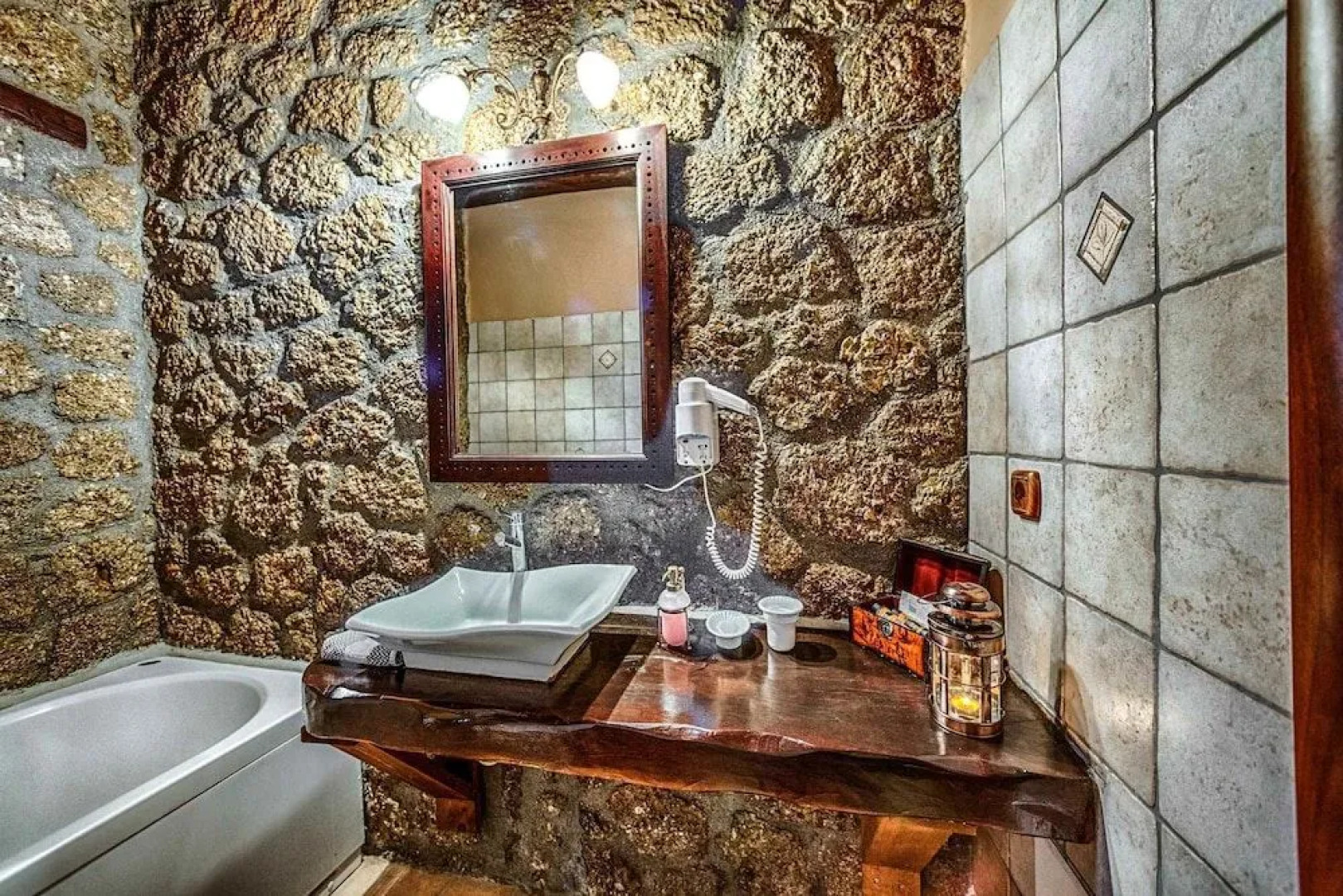 Pera Alonia Guest House