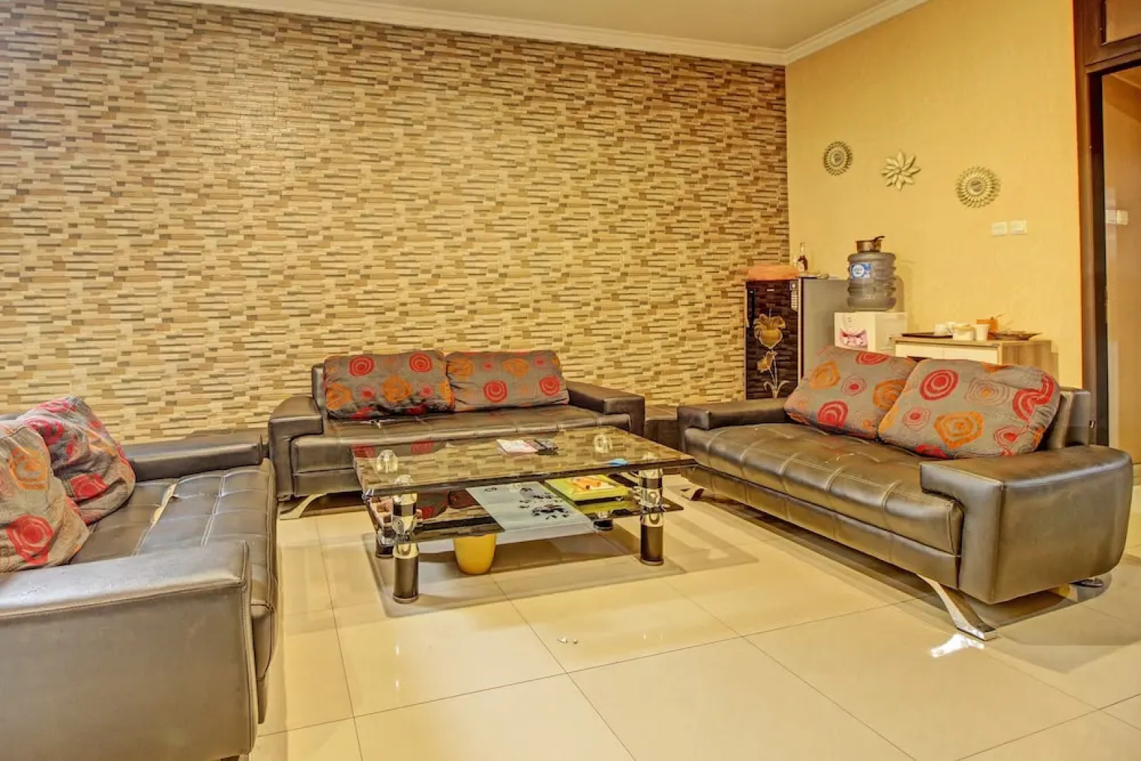 Collection O 91666 Meyli Guesthouse