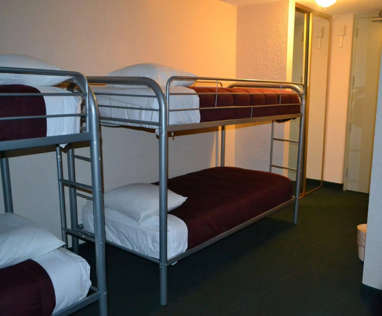 Hostel Network International