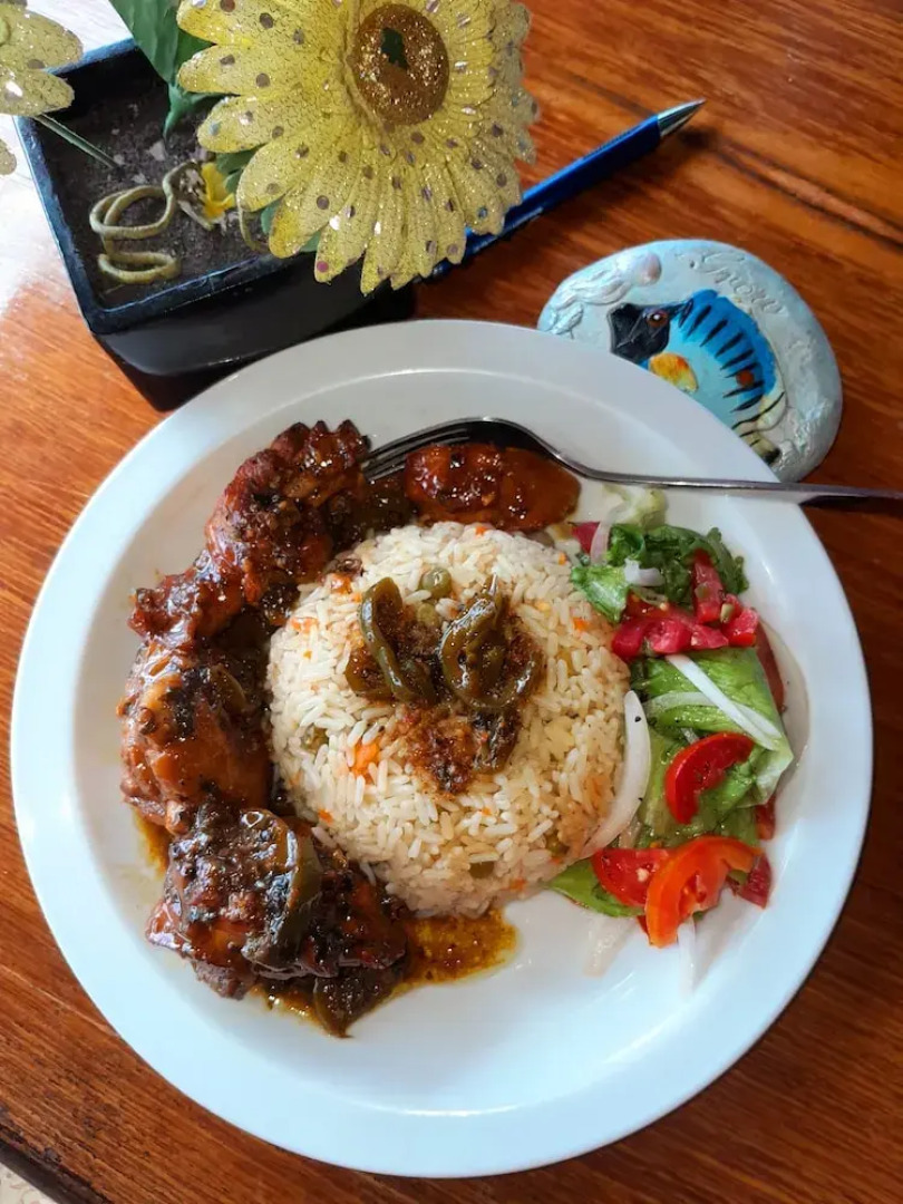 Las Cuevas Beach Lodge