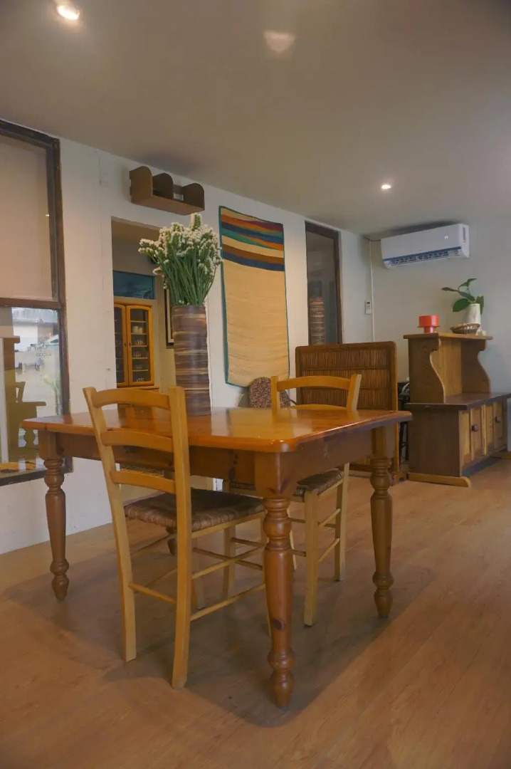 The Goose Cafe & Hostel