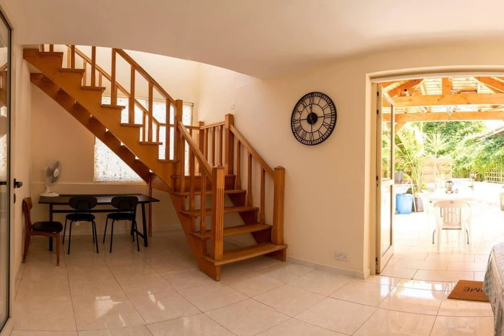 Captivating Lake & Oceanview Getaway House