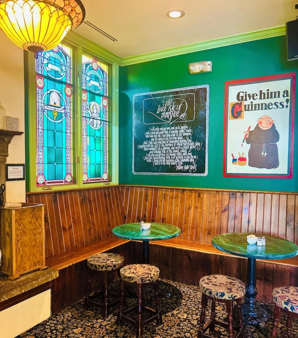 County Clare Irish Hotel & Pub