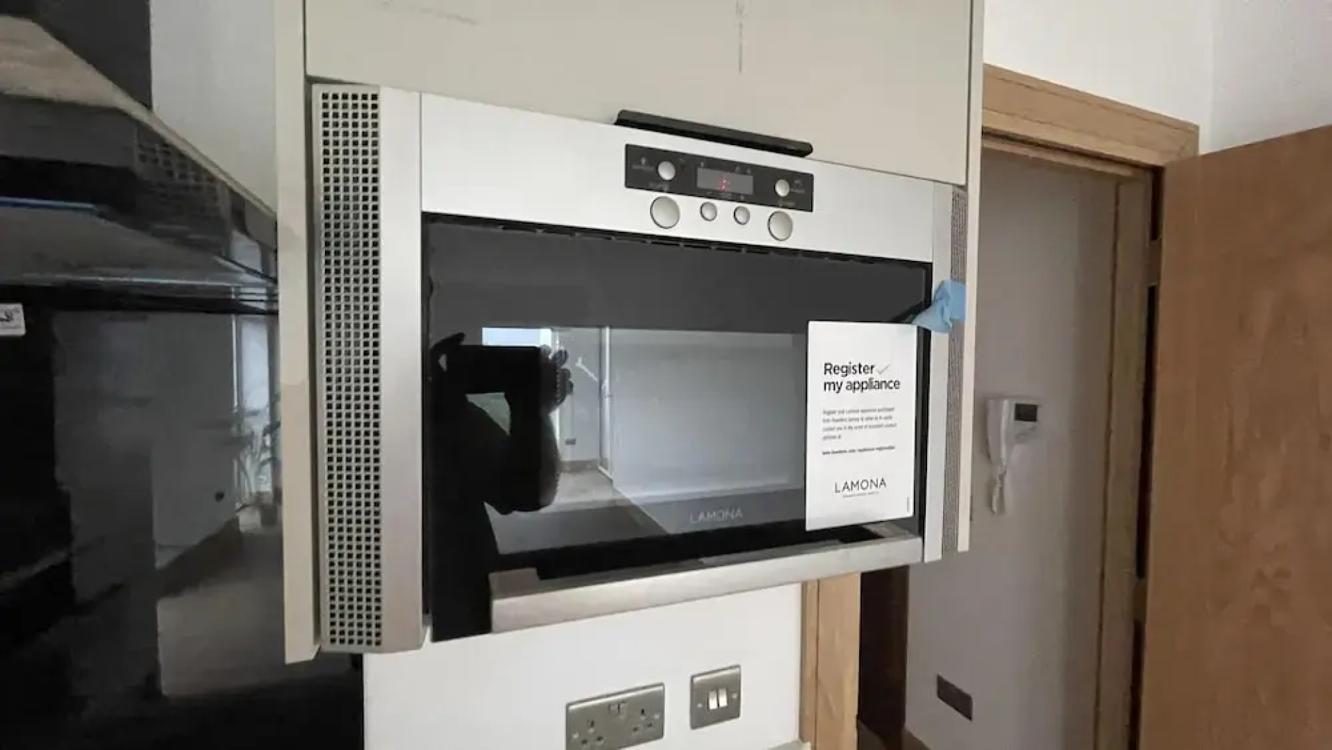 Exquisite Riverside Living in a Stunning Flat