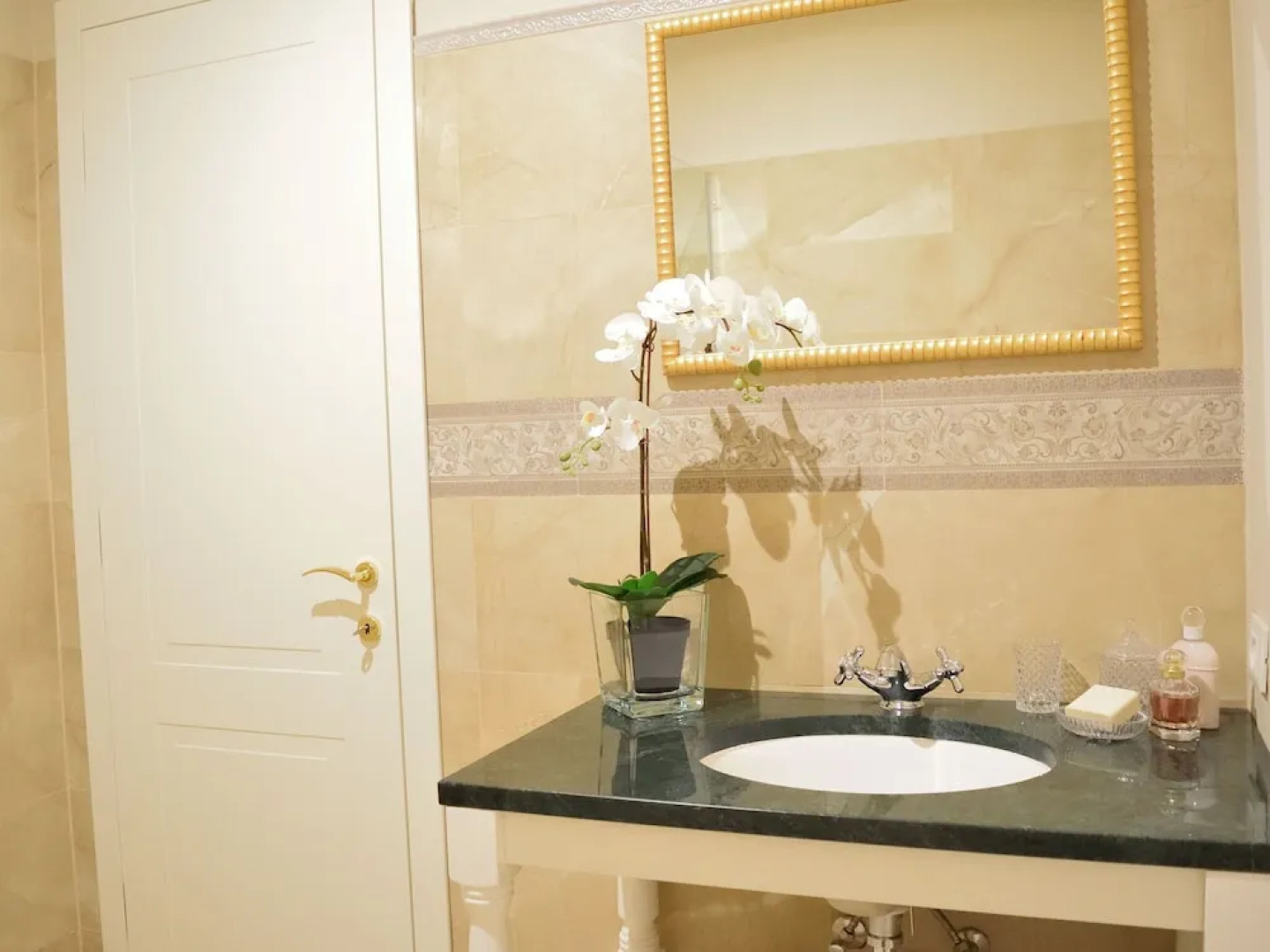 Sunlit Villa in Buje With Swimming Pool