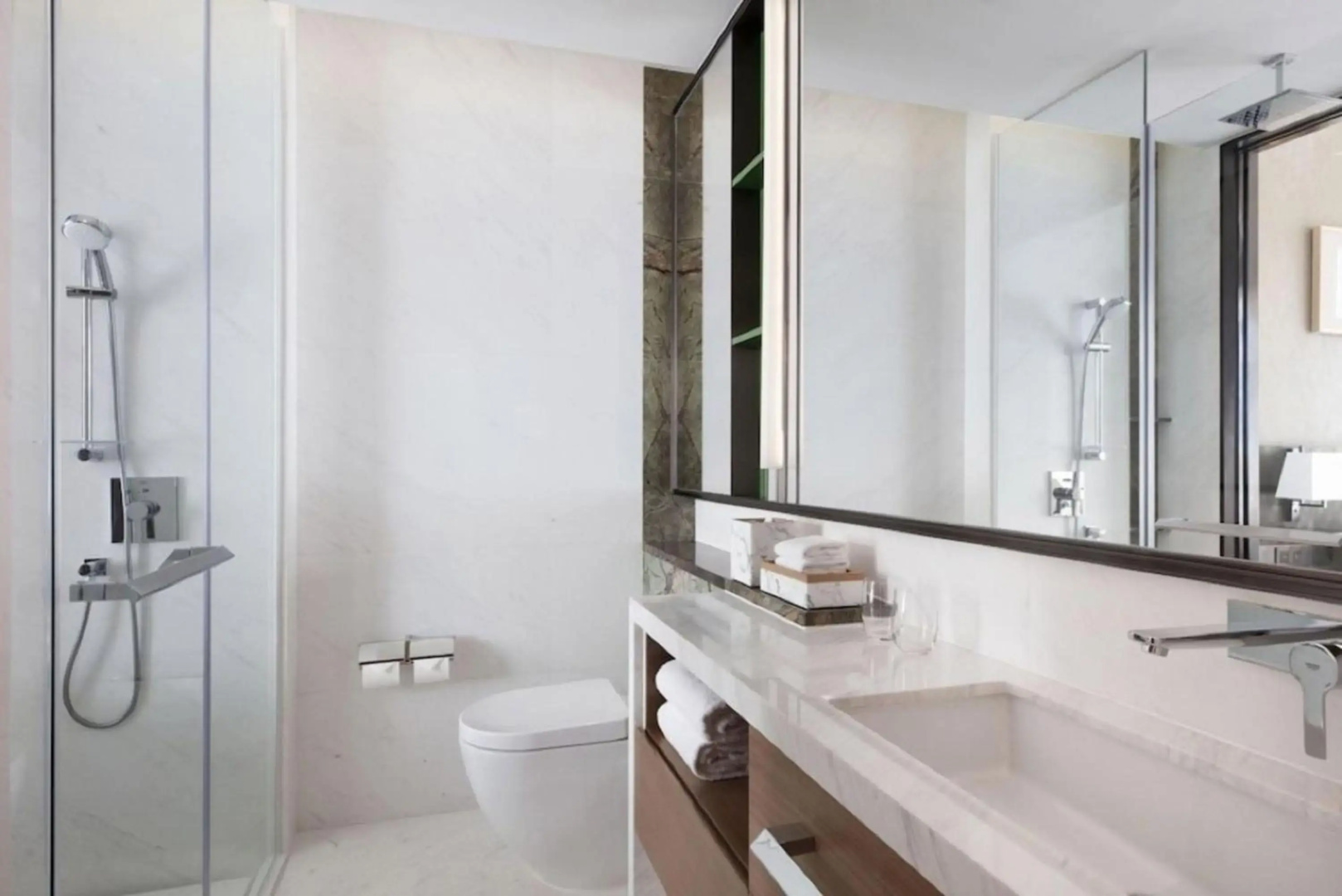 Sheraton Hong Kong Tung Chung Hotel